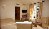 Photos and Services of Deluxe room 
