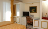 Photos and Services of Deluxe room 