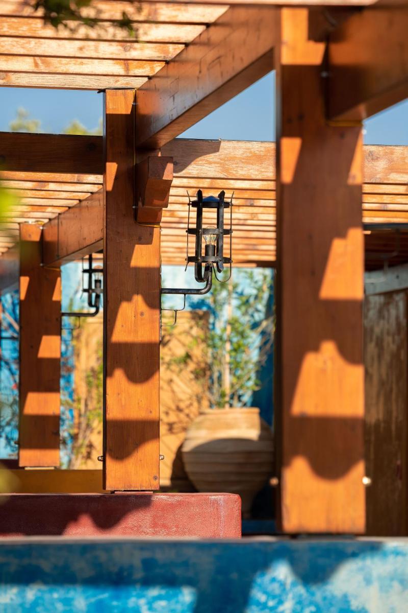 10GR Boutique Hotel & Wine Bar