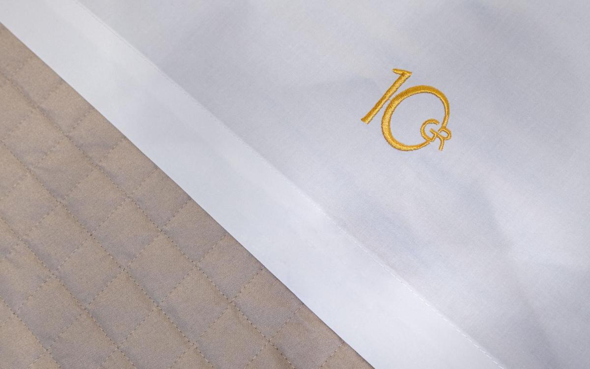 10GR Boutique Hotel & Wine Bar