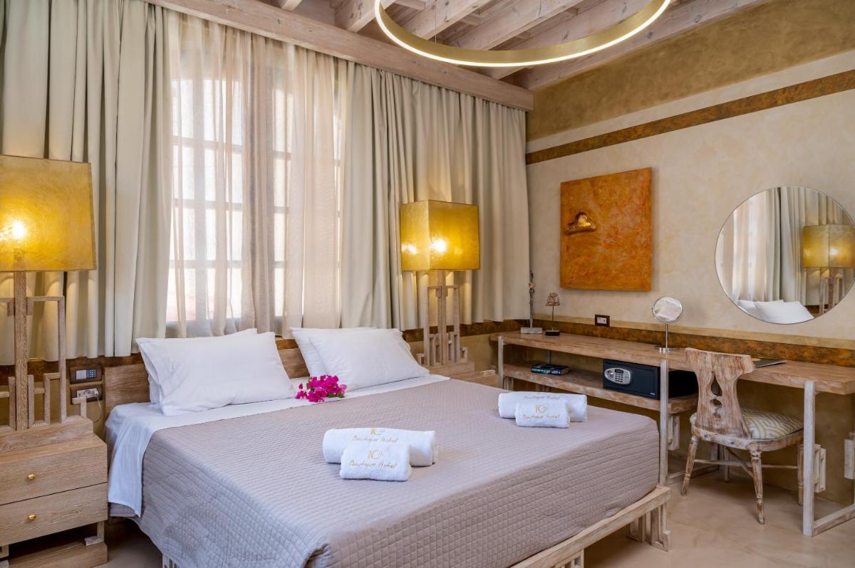 10GR Boutique Hotel & Wine Bar