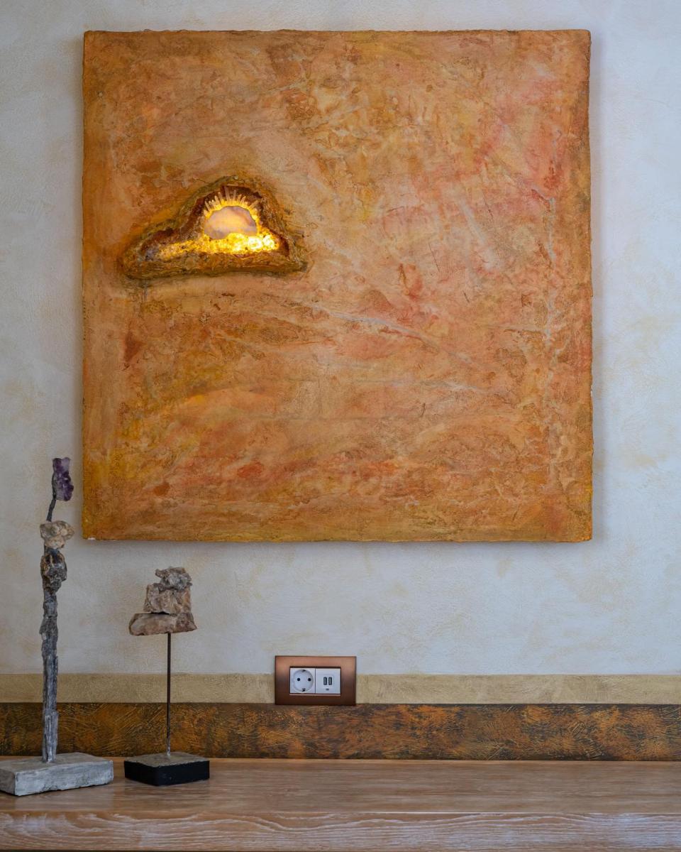 10GR Boutique Hotel & Wine Bar