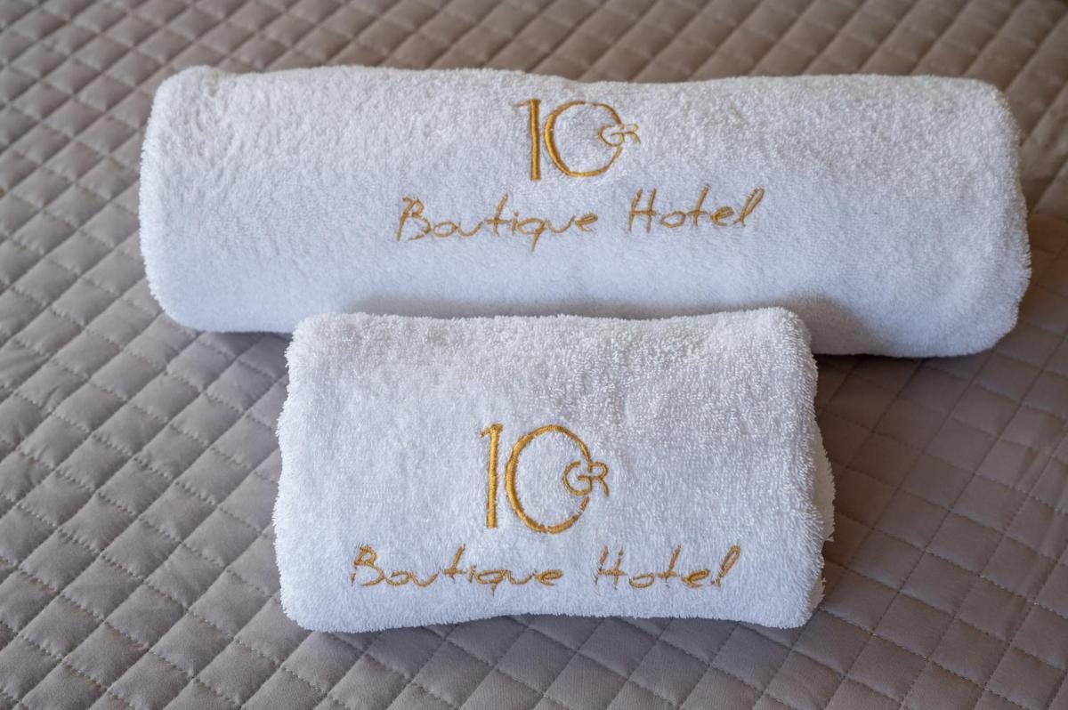 10GR Boutique Hotel & Wine Bar