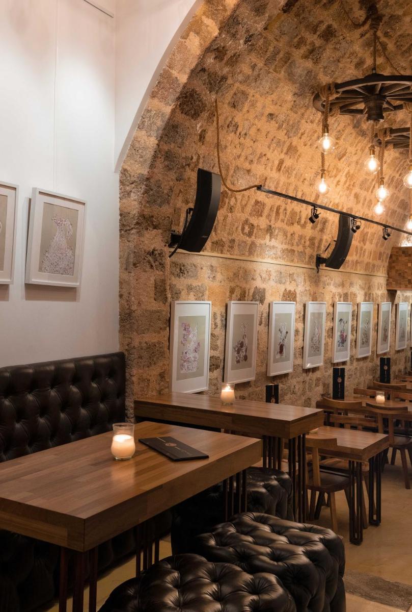 10GR Boutique Hotel & Wine Bar