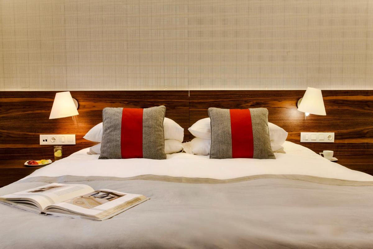 12 Months Resort & Spa