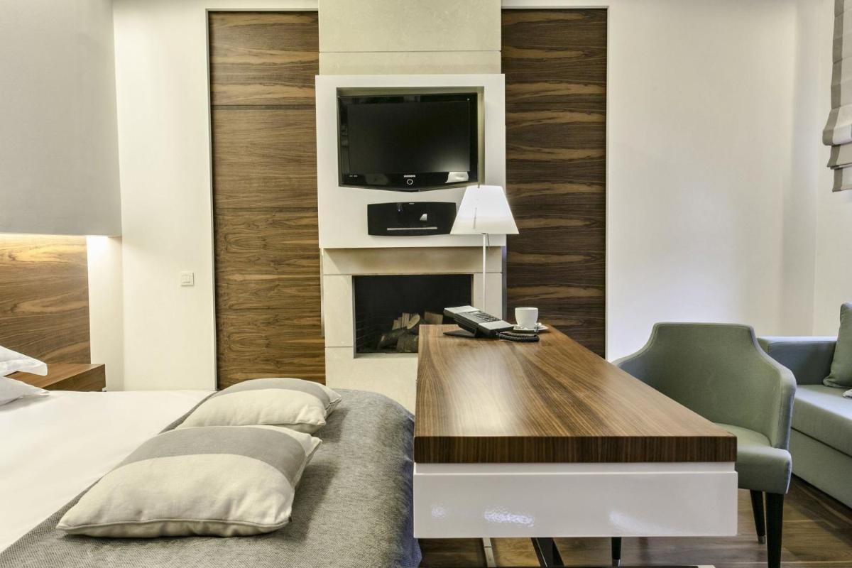 12 Months Resort & Spa