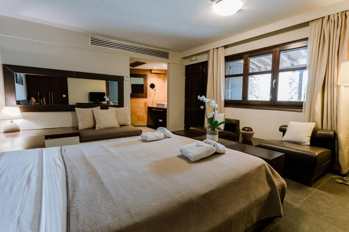 12 Months Resort & Spa