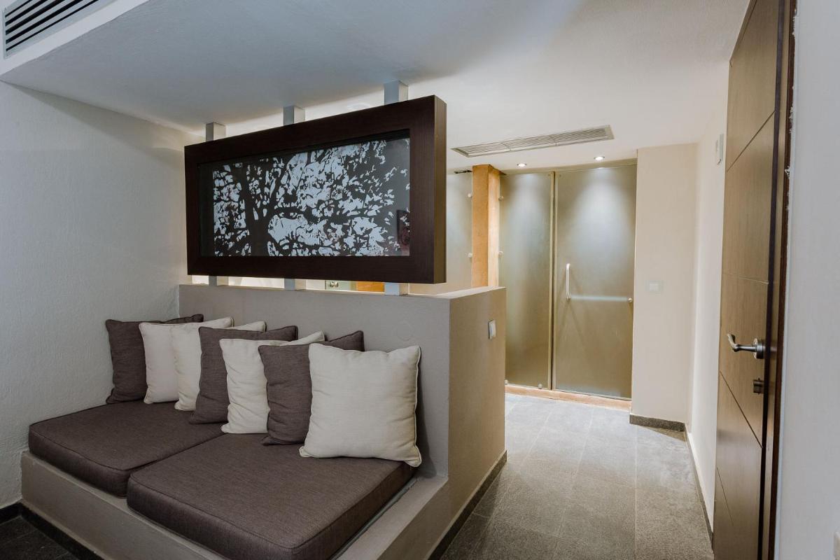 12 Months Resort & Spa