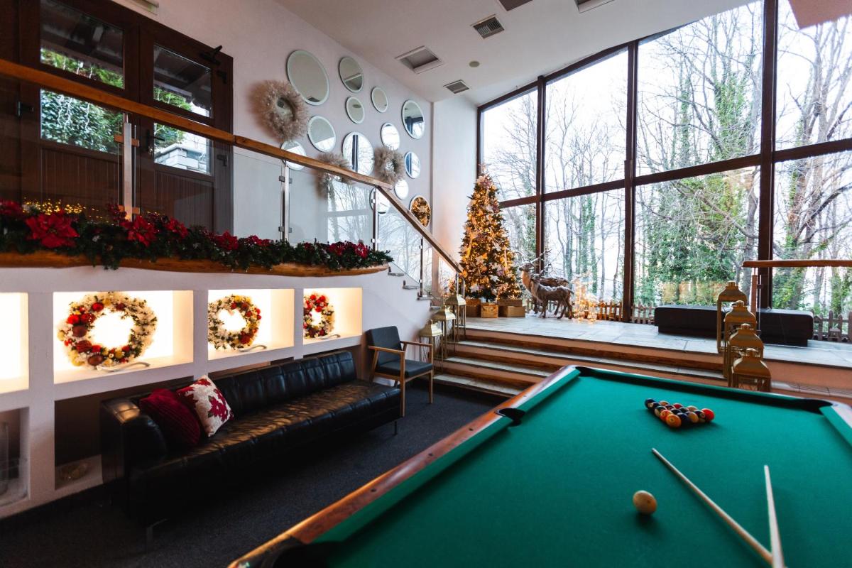 12 Months Resort & Spa