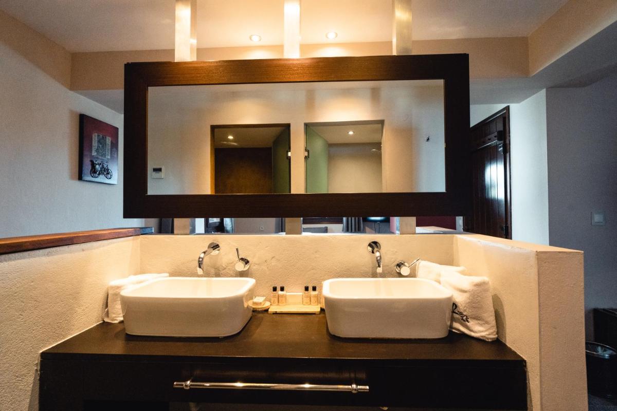 12 Months Resort & Spa