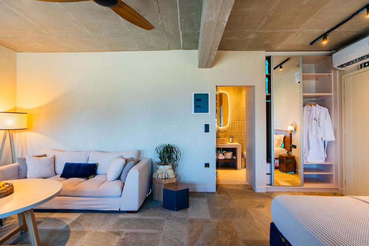 12 Months Resort & Spa