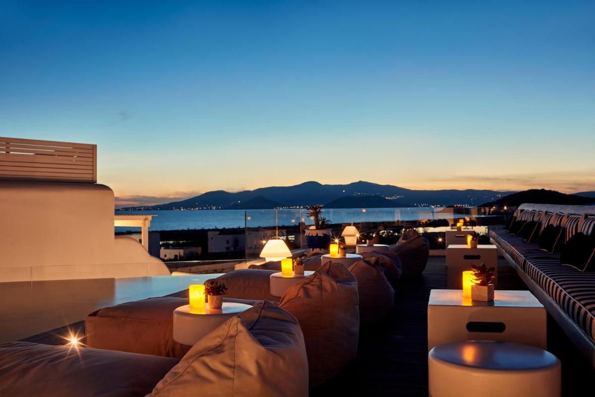 18 Grapes Hotel