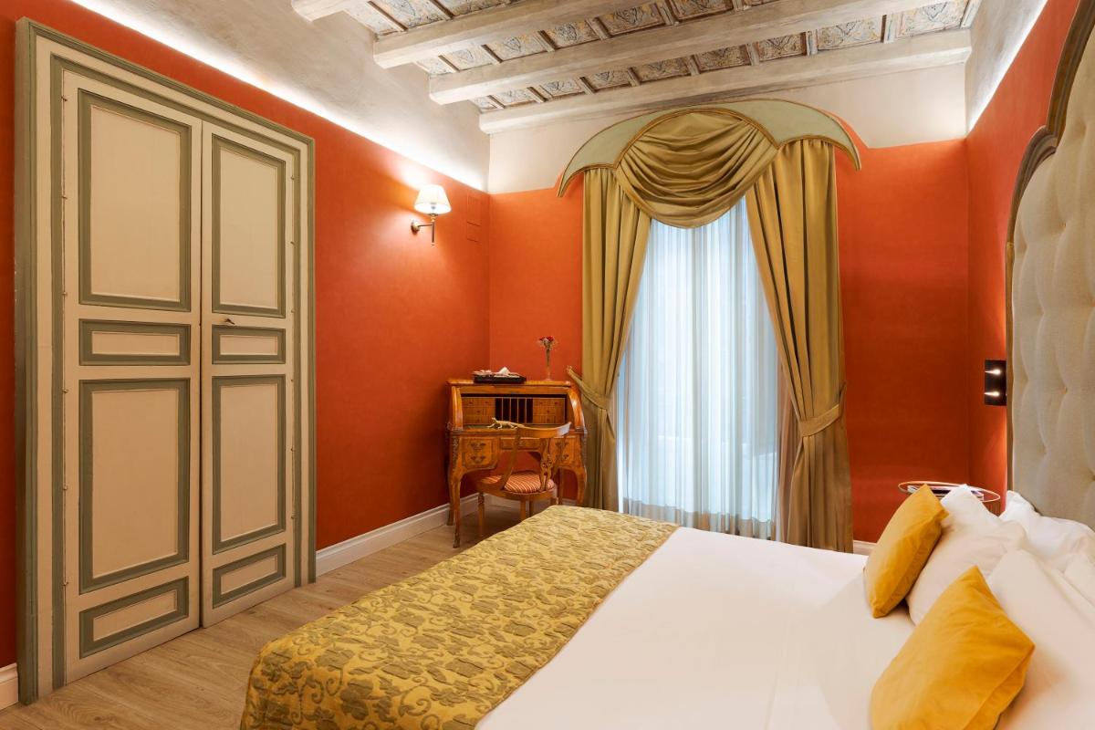 Palazzo Arone dei Baroni di Valentino