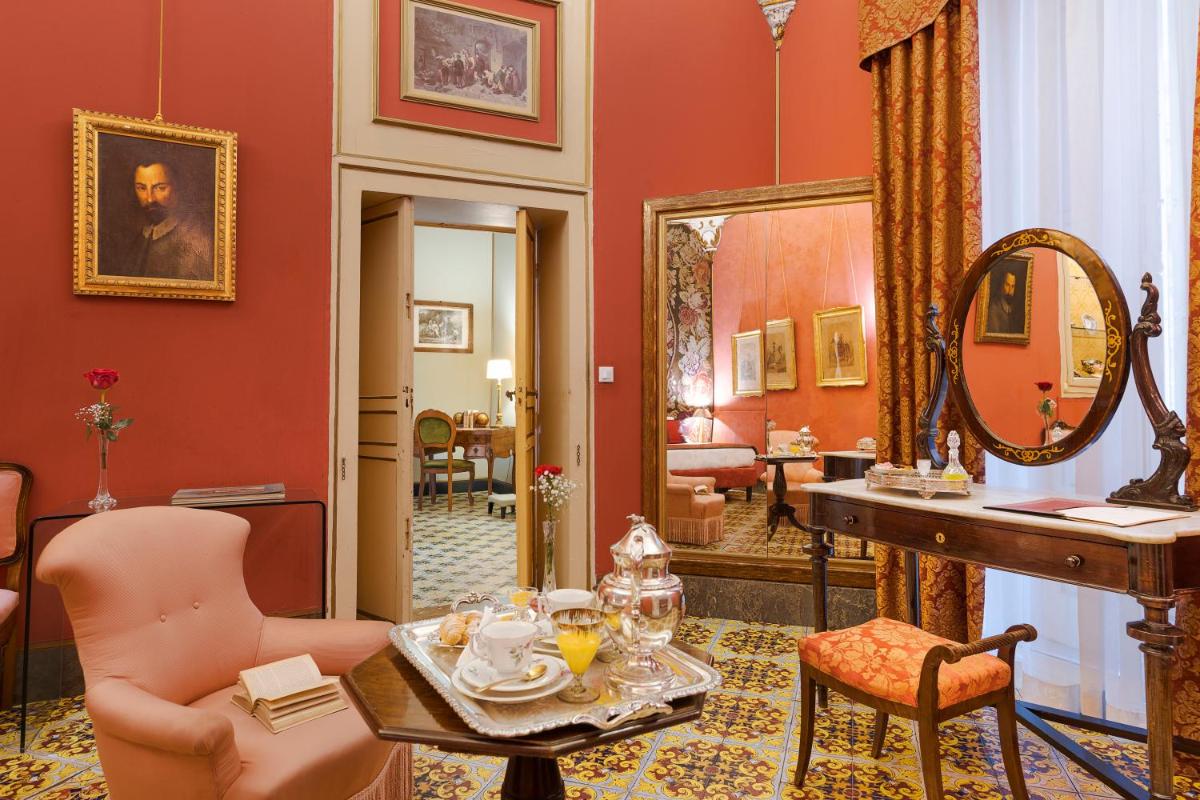 Palazzo Arone dei Baroni di Valentino