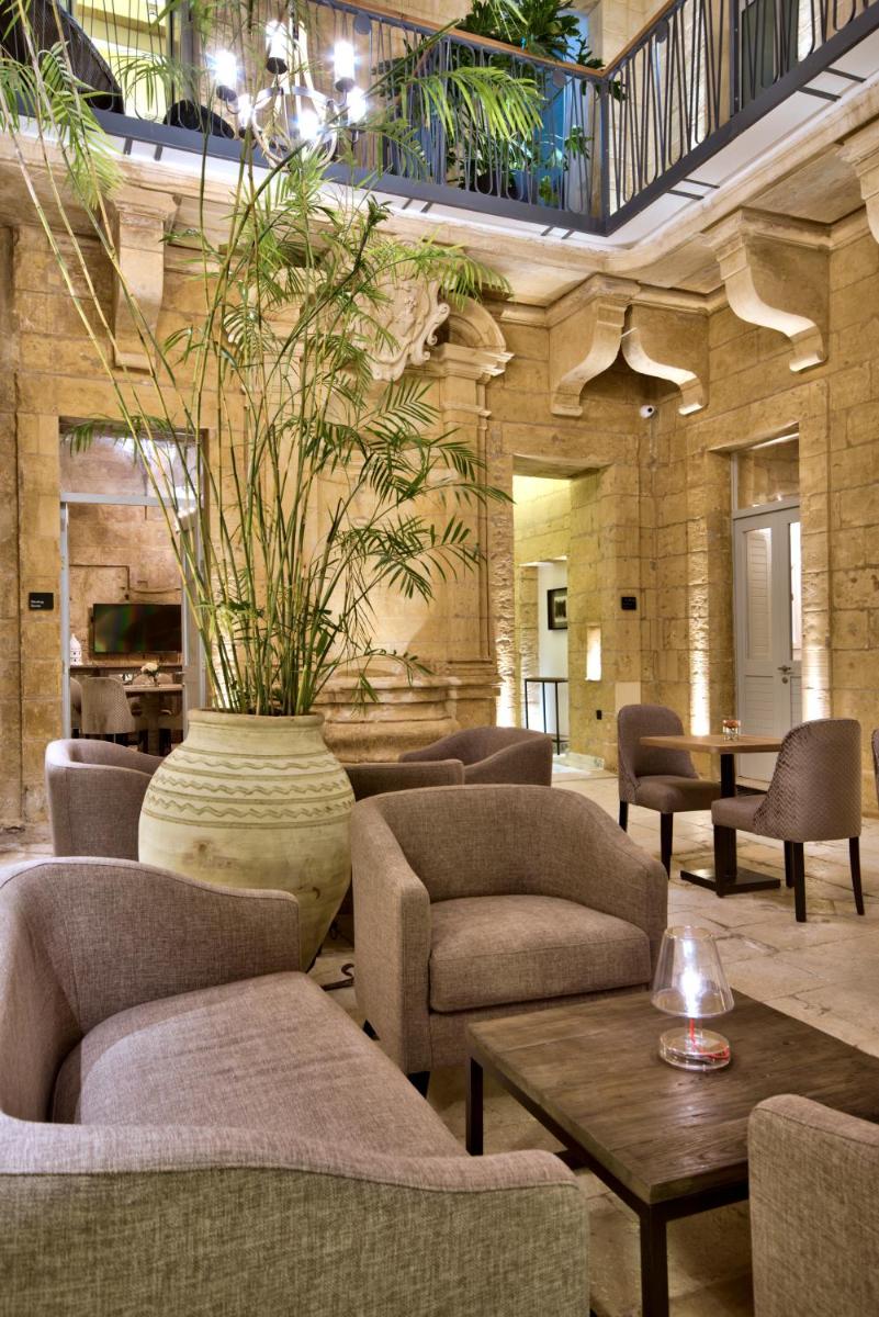 66 Saint Paul's & Spa