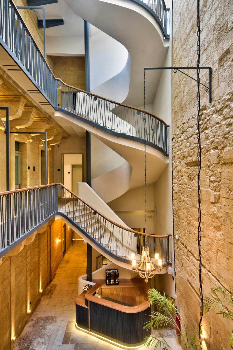 66 Saint Paul's & Spa