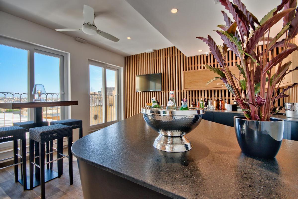 66 Saint Paul's & Spa