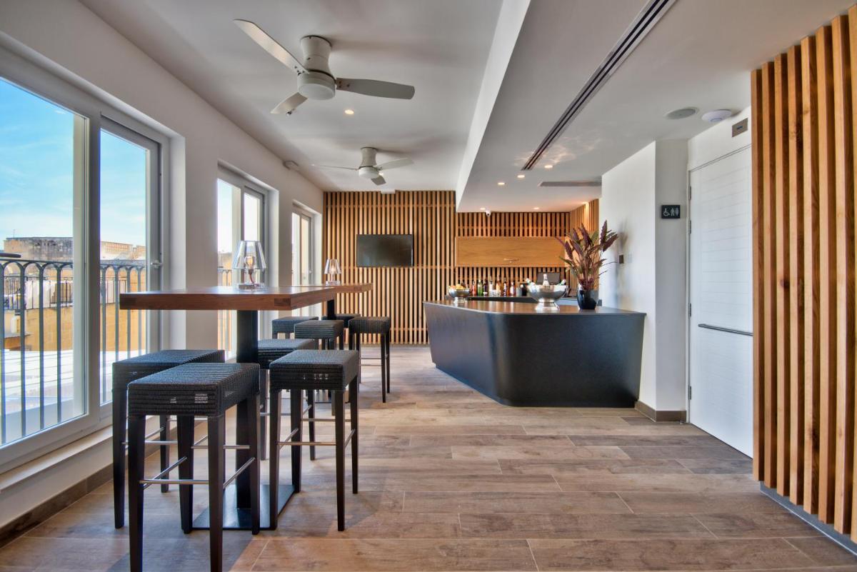 66 Saint Paul's & Spa