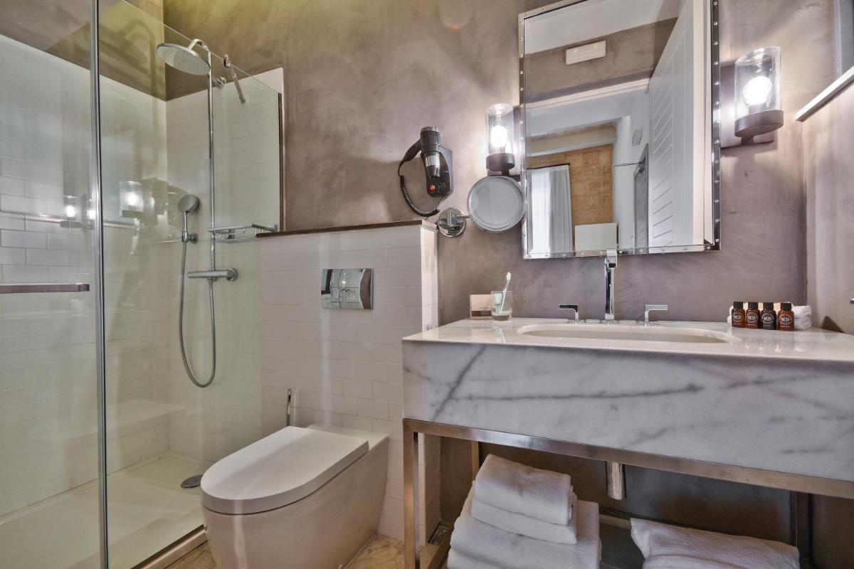 66 Saint Paul's & Spa