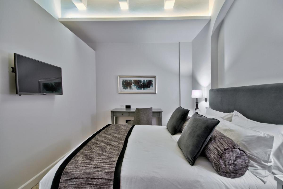 66 Saint Paul's & Spa