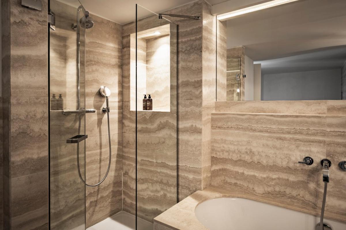 66 Saint Paul's & Spa
