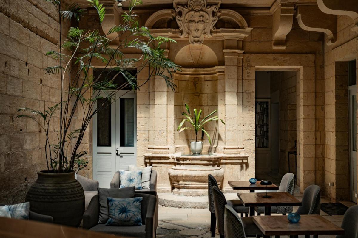 66 Saint Paul's & Spa