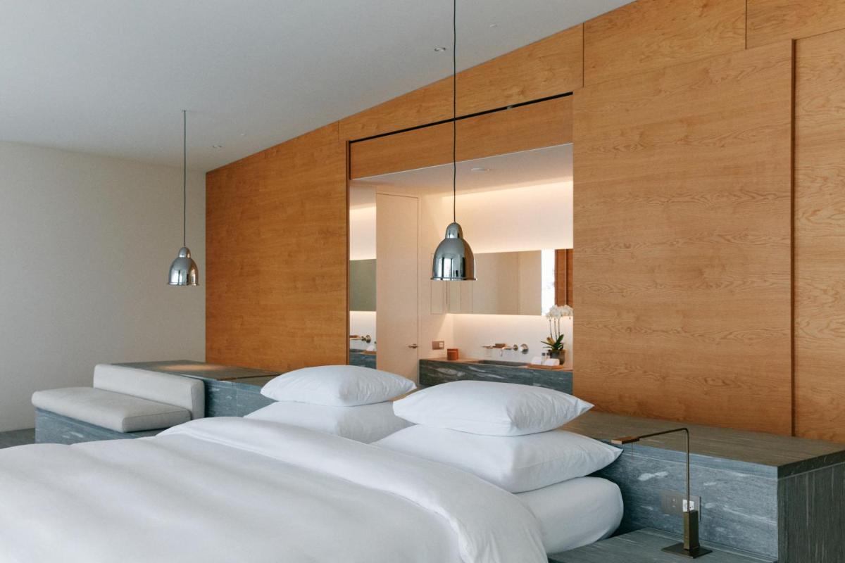 7132 Hotel