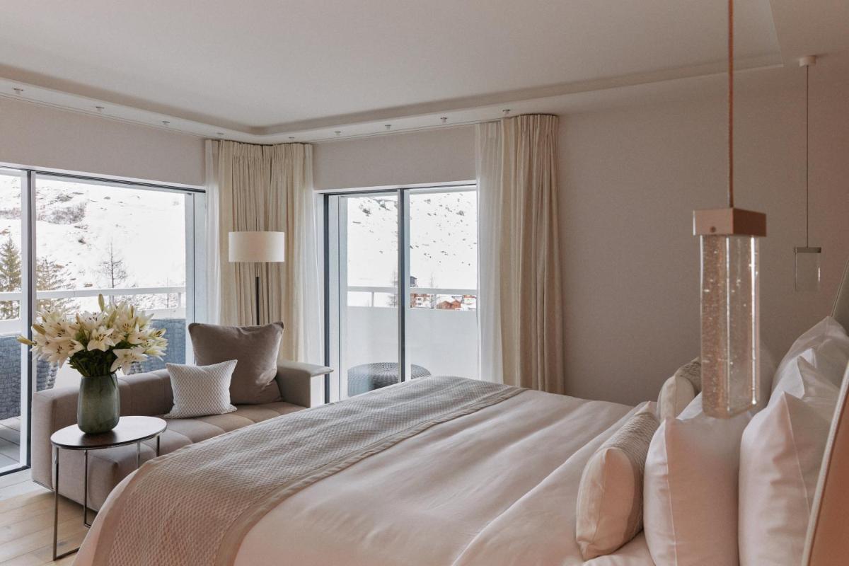 7132 Hotel