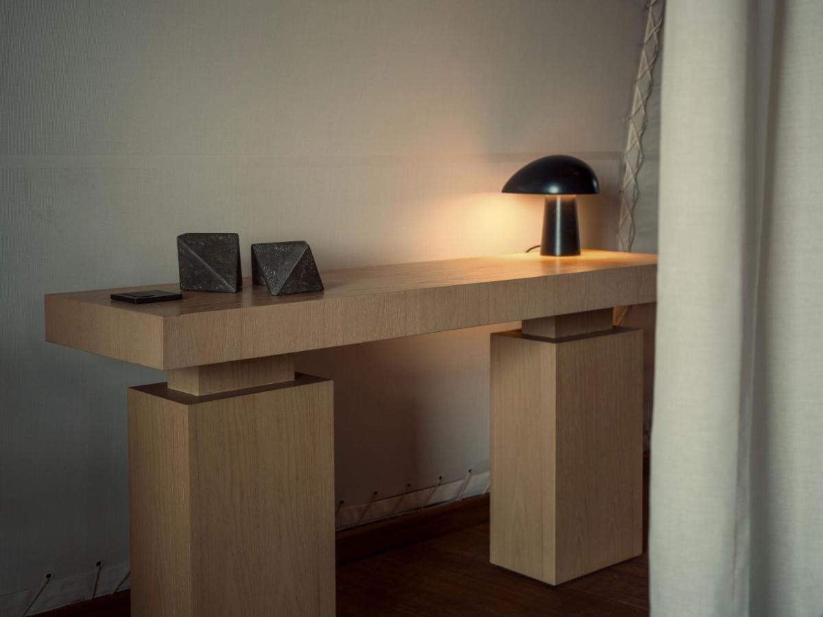 91 Athens Riviera, The Resort