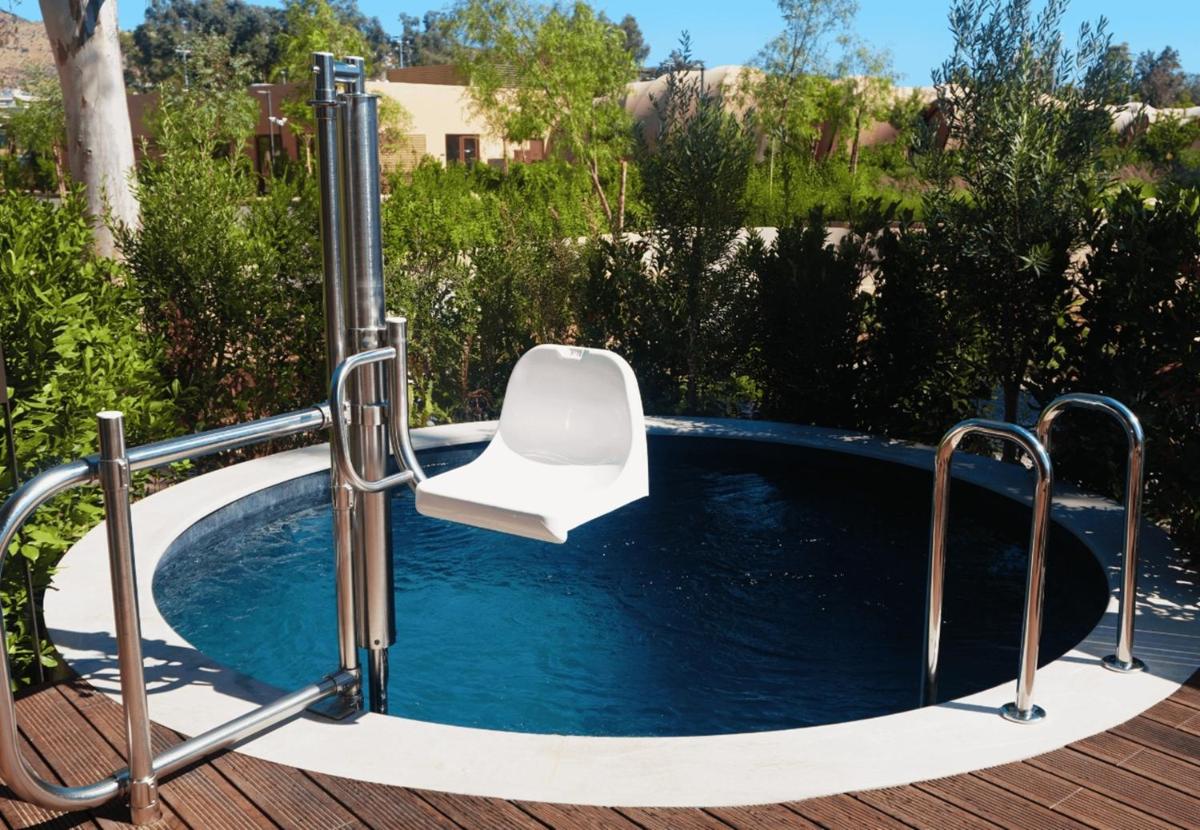 91 Athens Riviera, The Resort