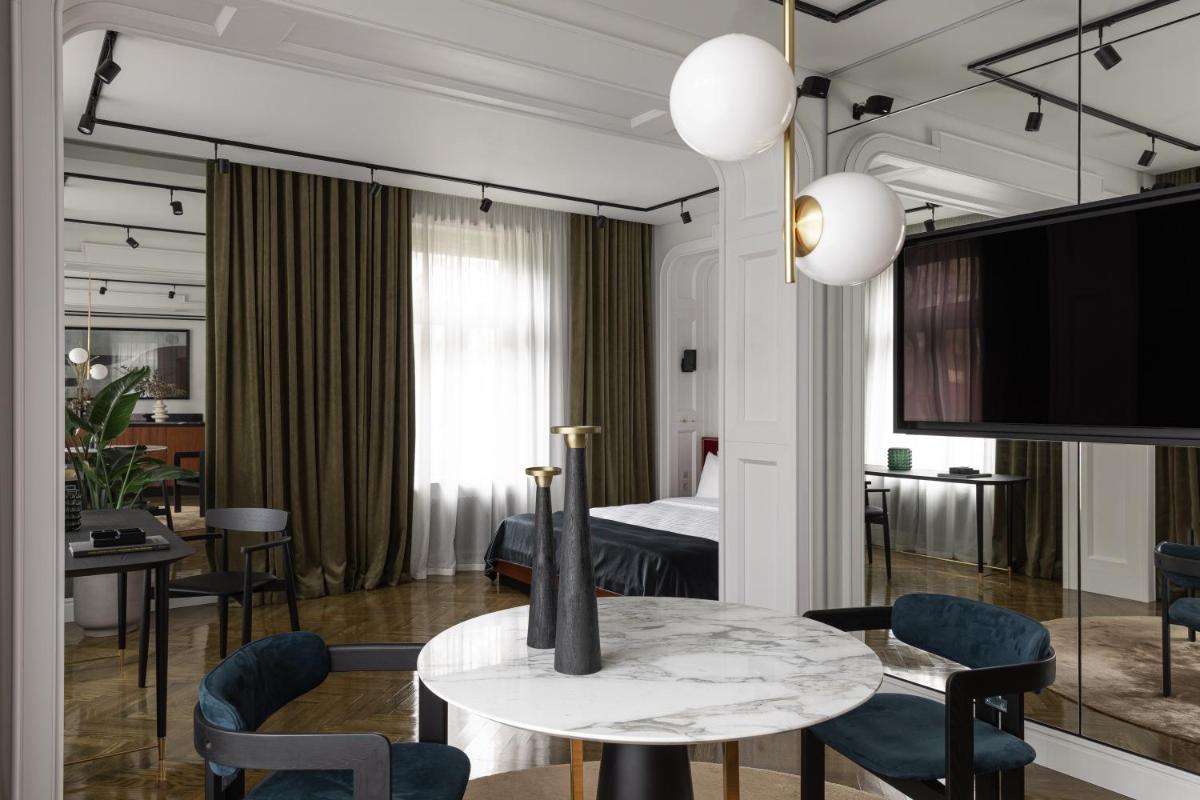 A22 Hotel