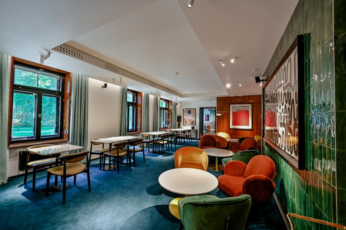 A22 Hotel