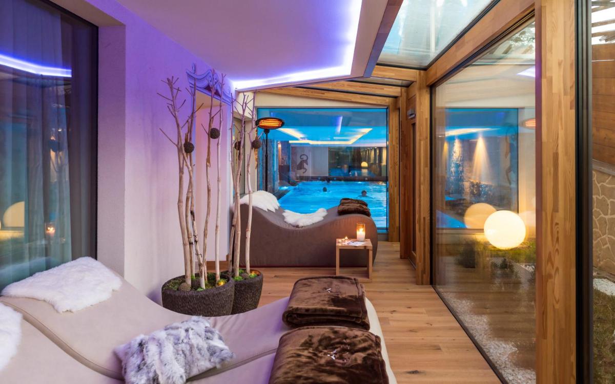 ABINEA Dolomiti Romantic SPA