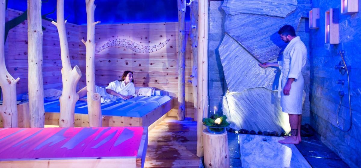 ABINEA Dolomiti Romantic SPA