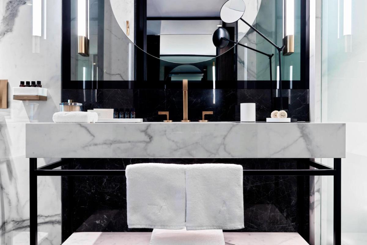 Academias Hotel, Autograph Collection