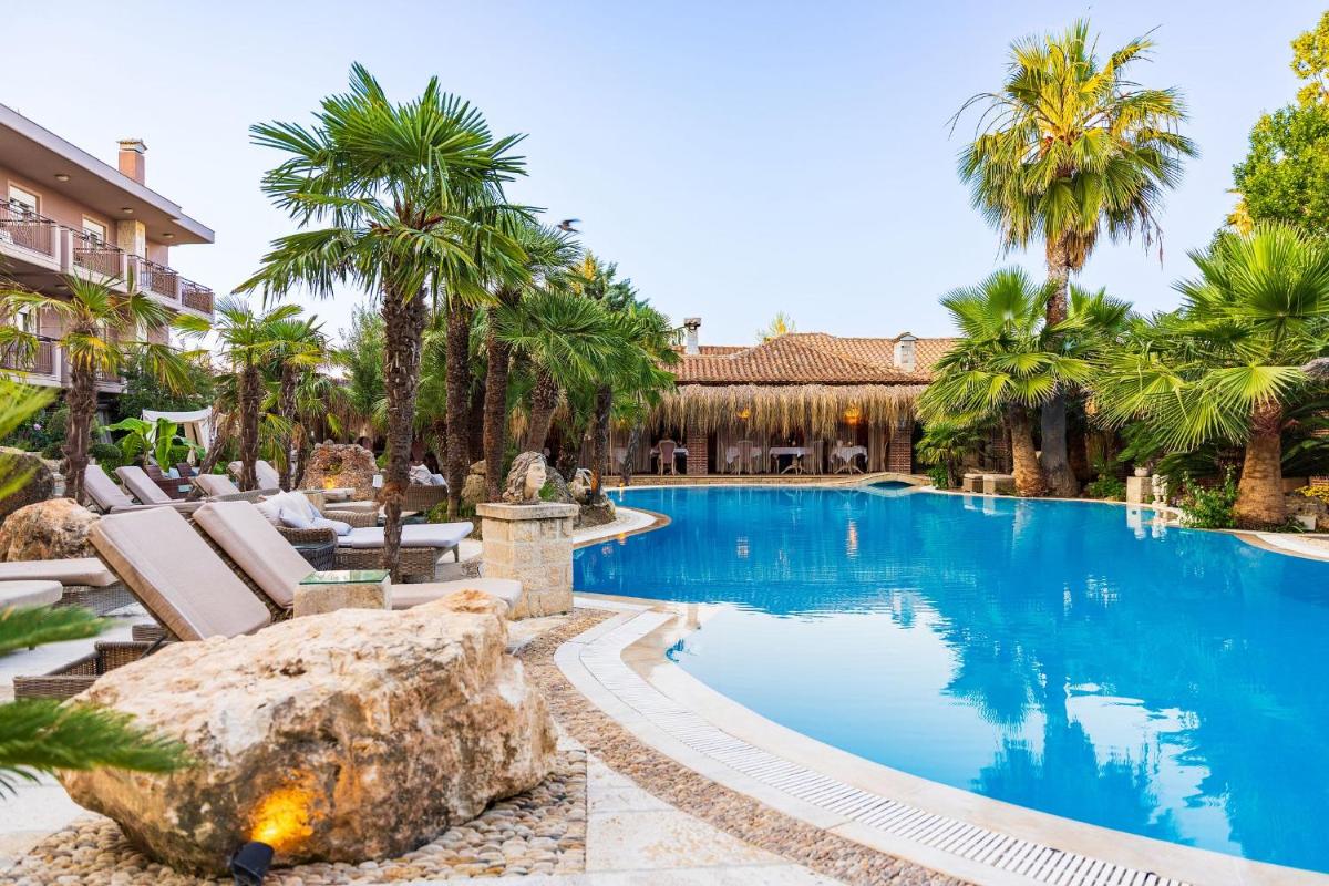 Achtis Hotel