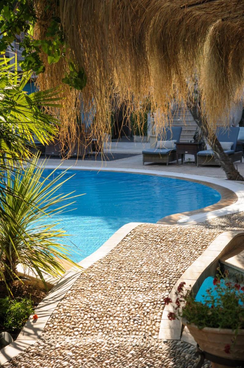 Achtis Hotel