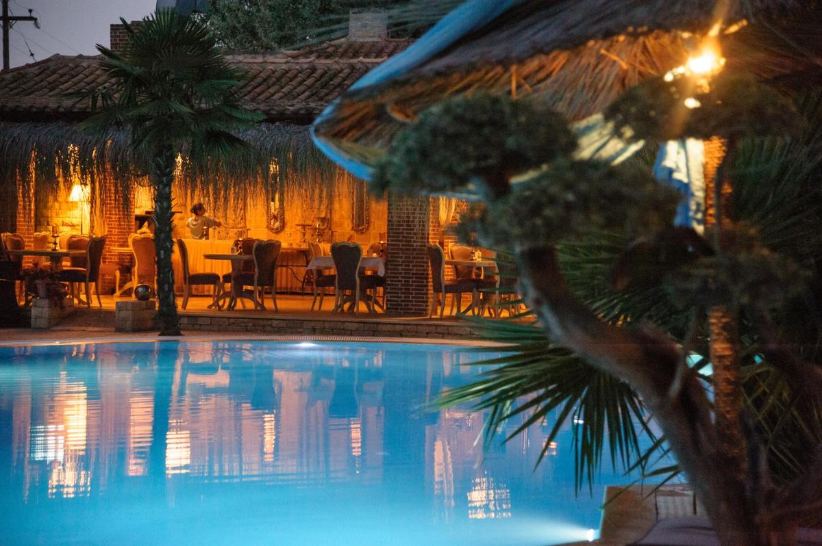 Achtis Hotel