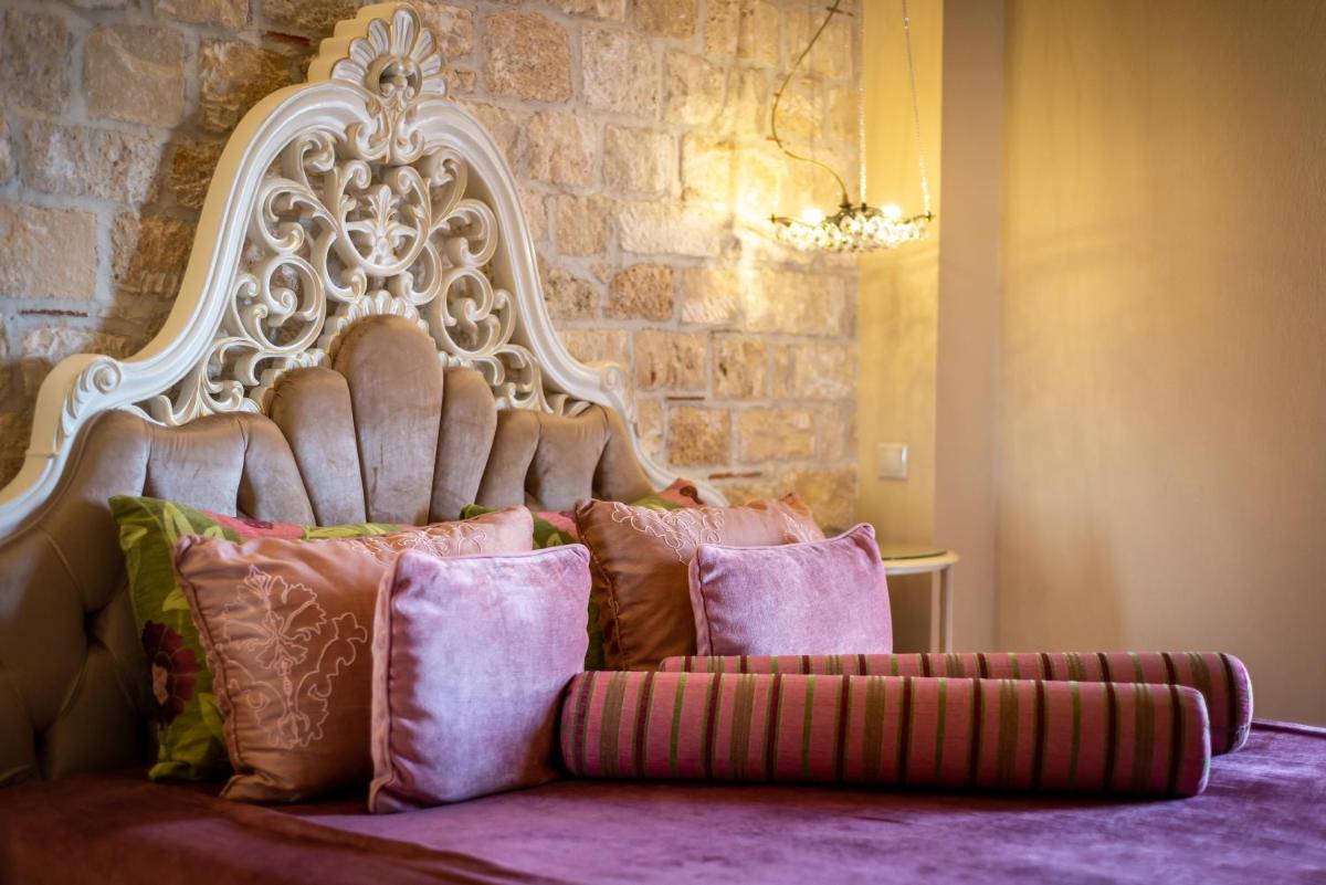 Achtis Hotel