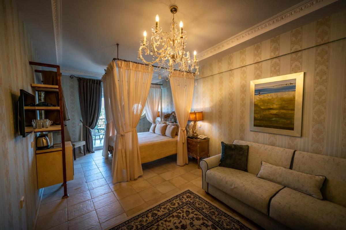 Achtis Hotel