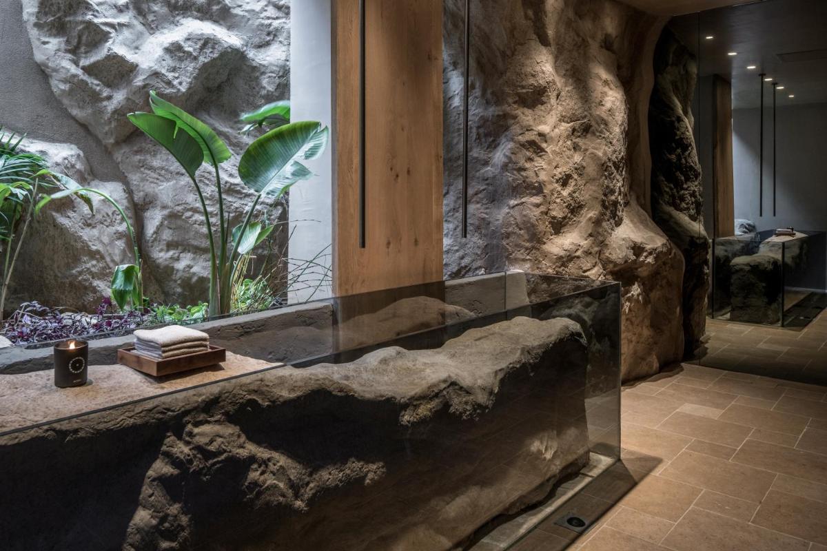 Acro Suites - A Wellbeing Resort