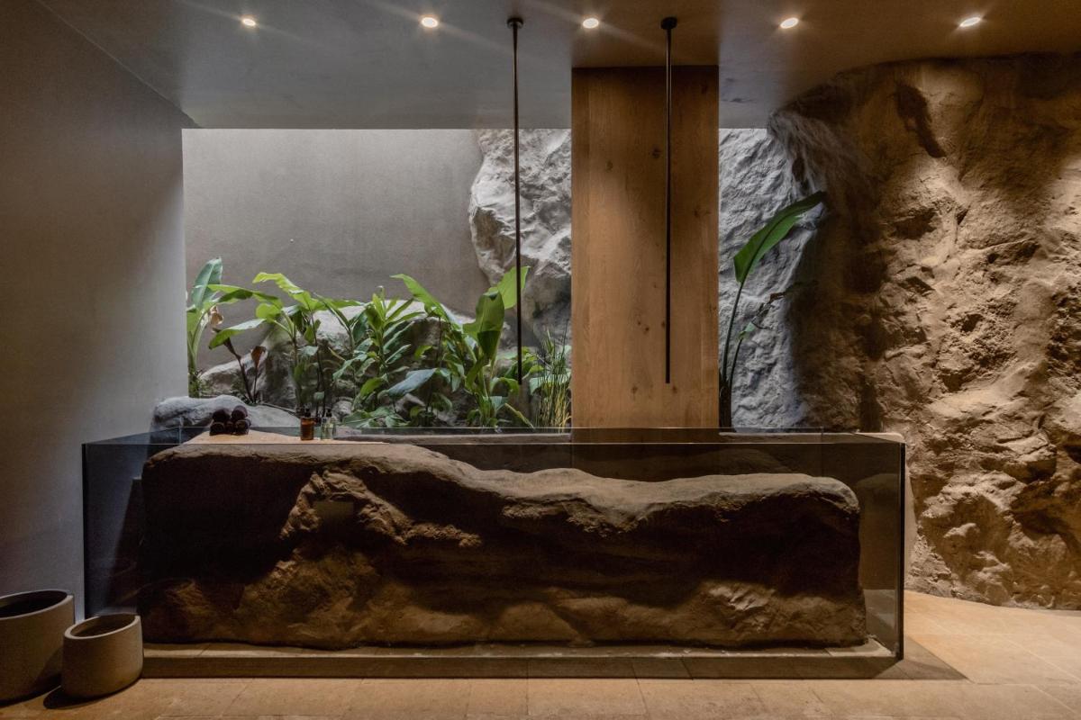 Acro Suites - A Wellbeing Resort