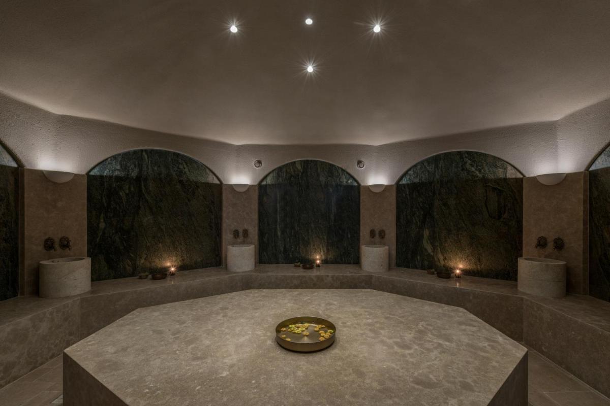 Acro Suites - A Wellbeing Resort