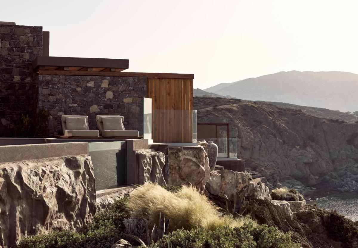 Acro Suites - A Wellbeing Resort