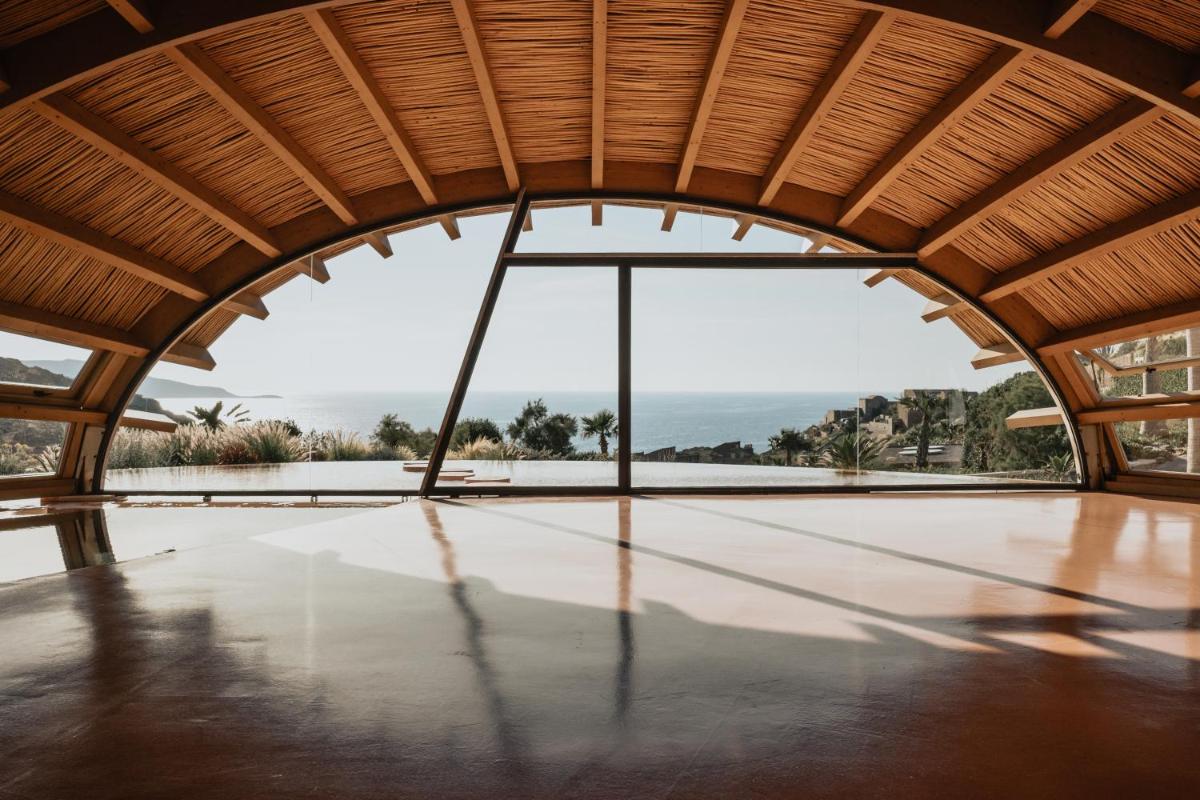 Acro Suites - A Wellbeing Resort