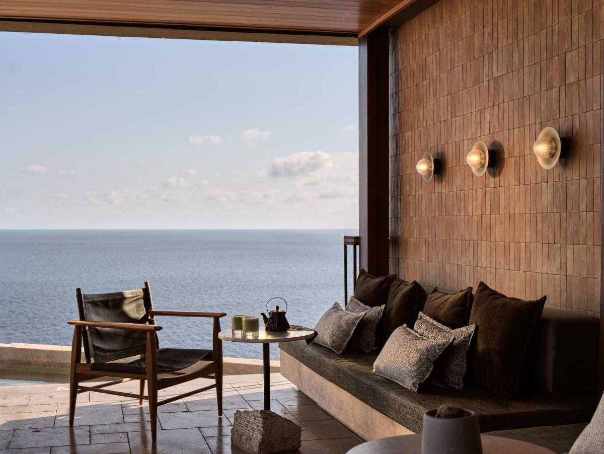 Acro Suites - A Wellbeing Resort