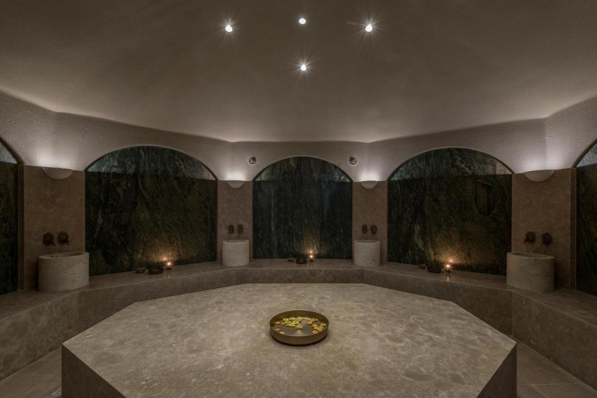 Acro Suites - A Wellbeing Resort