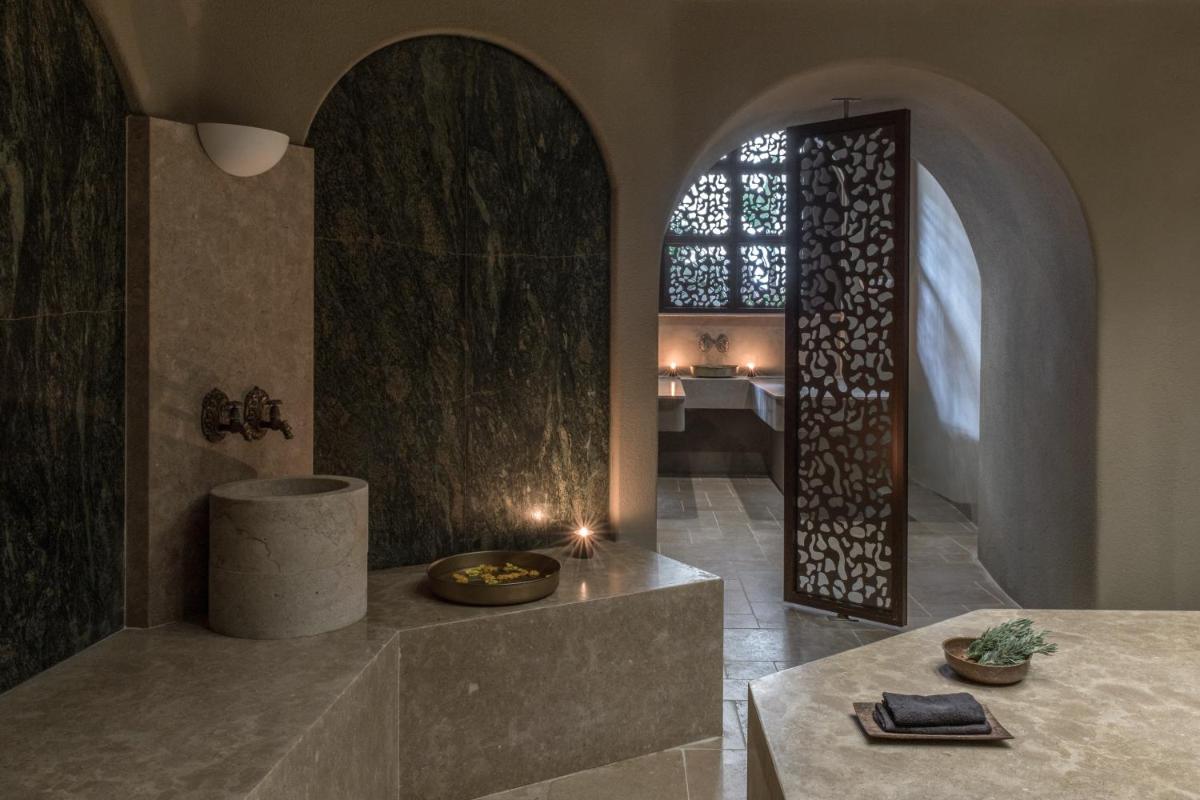 Acro Suites - A Wellbeing Resort