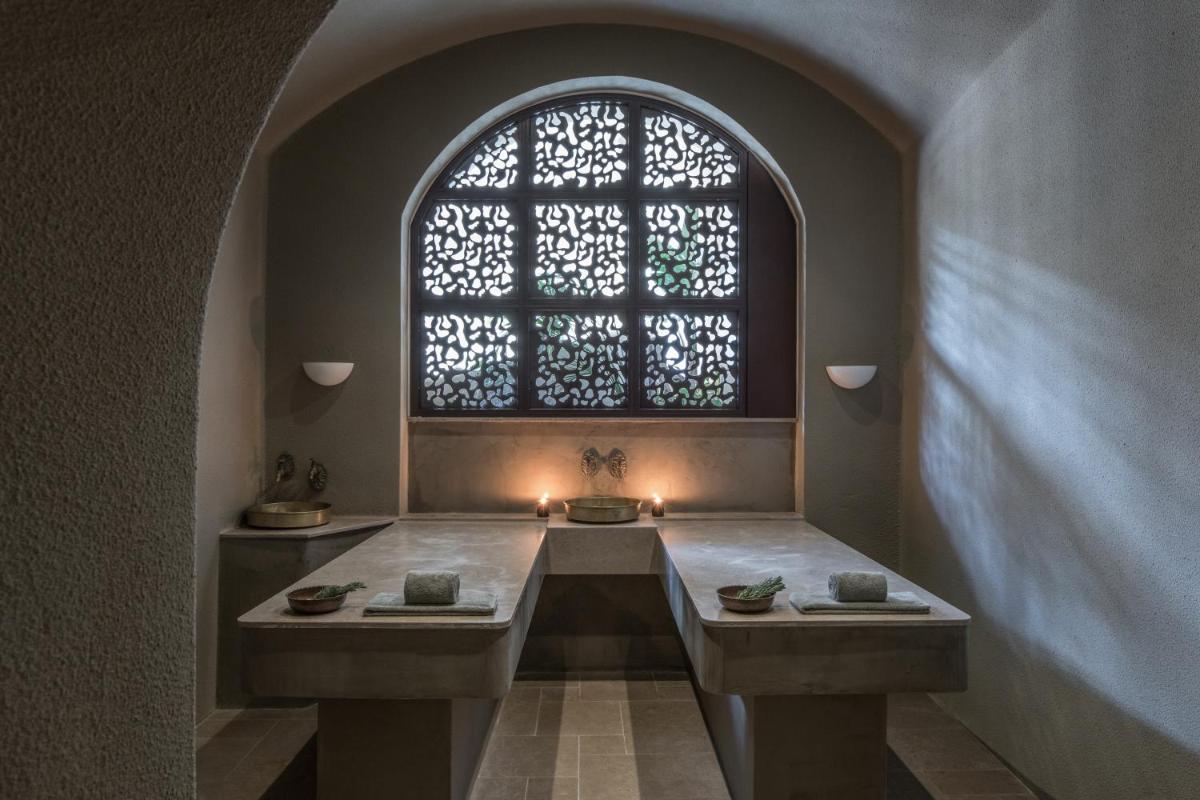 Acro Suites - A Wellbeing Resort