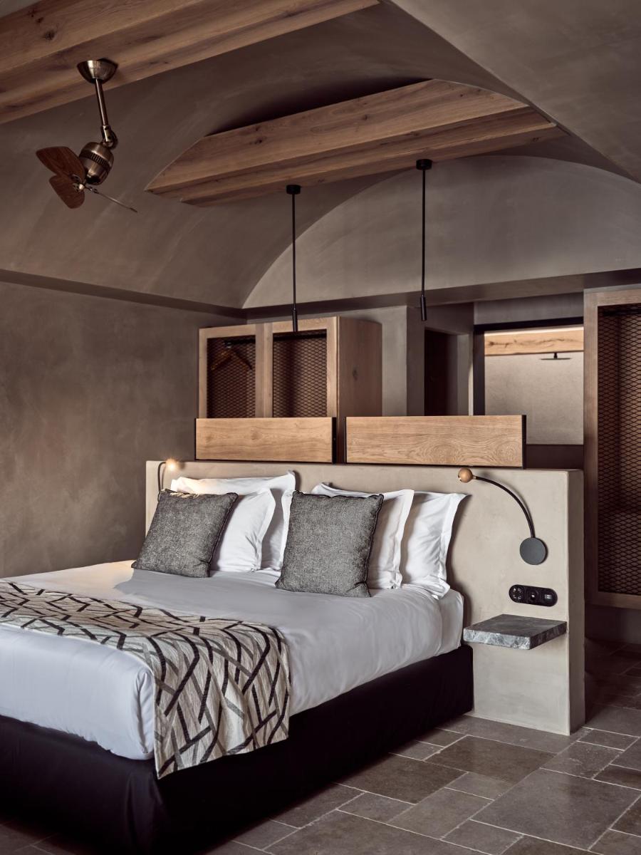 Acro Suites - A Wellbeing Resort